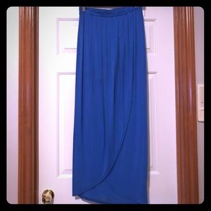 Blue long maxi skirt with a slit on the side